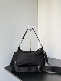 Picture of Balenciaga Handbags _SKUfw224475508fw